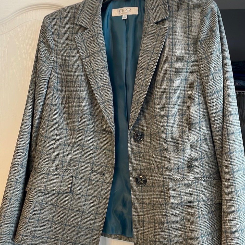 Ladies dress/casual jacket by Kasper, size 10